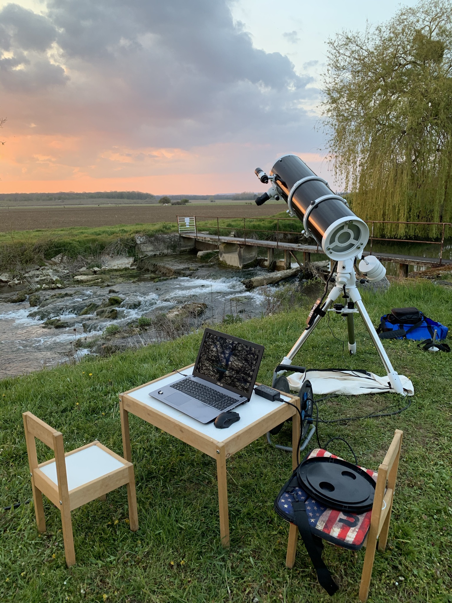 telescope vers riviere